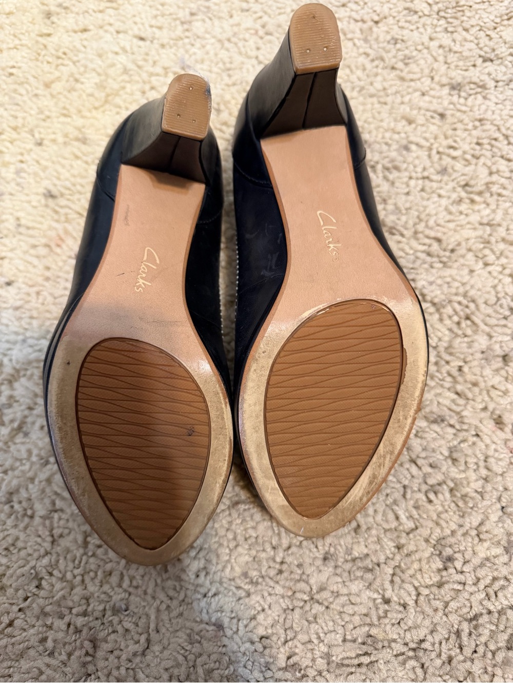 Clark's Artisan Leather Clerk Pumps Size 5.5 in Black - Picture 4 of 5